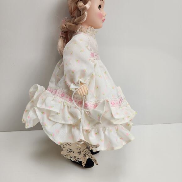 Effanbee MARY HAD A LITTLE LAMB Doll 11" 1983 w/ Lamb Cut-Out Hard Plastic Doll - Picture 3 of 13